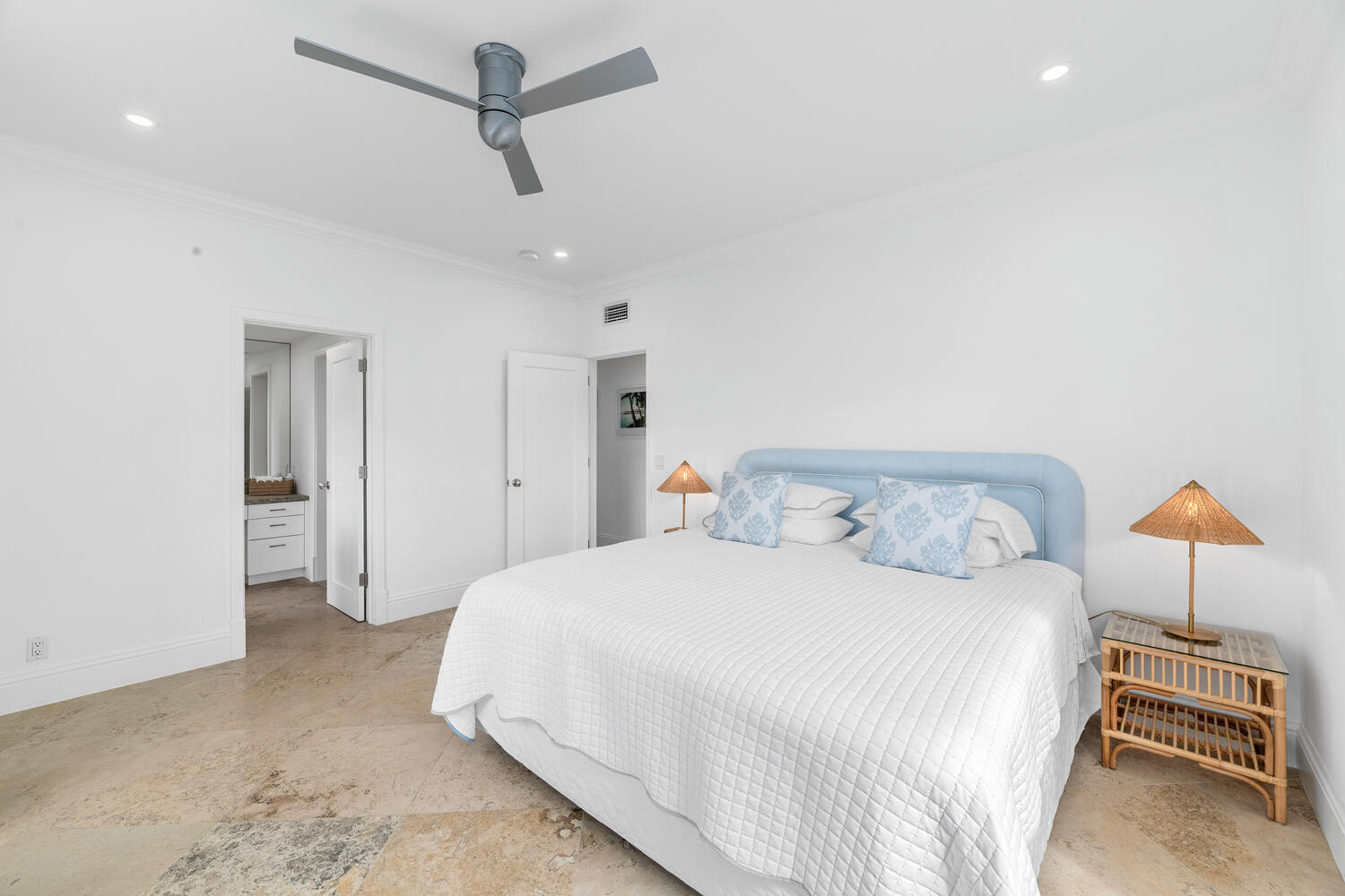 350 Cocoanut Row, Unit 3A Palm Beach, FL 33480 - Photo 23 of 38 350 Cocoanut Row Apt 3A Palm-large-028-0