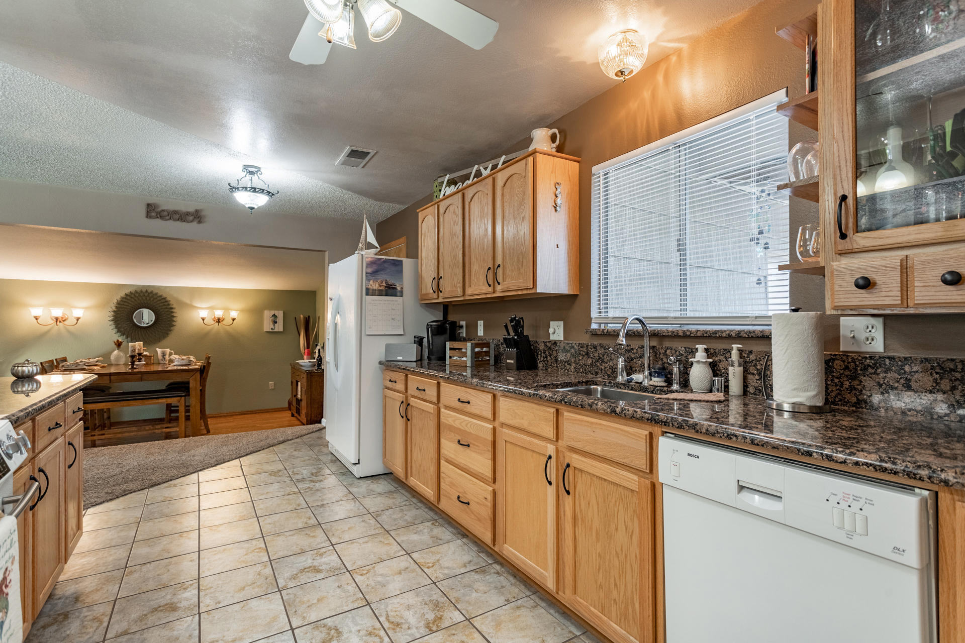 6900 Riverside Drive Redding, CA 96001 - Photo 8 of 28 22 Kitchen