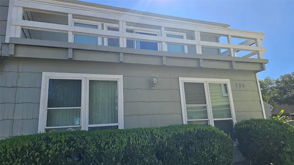 a building with a outdoor space