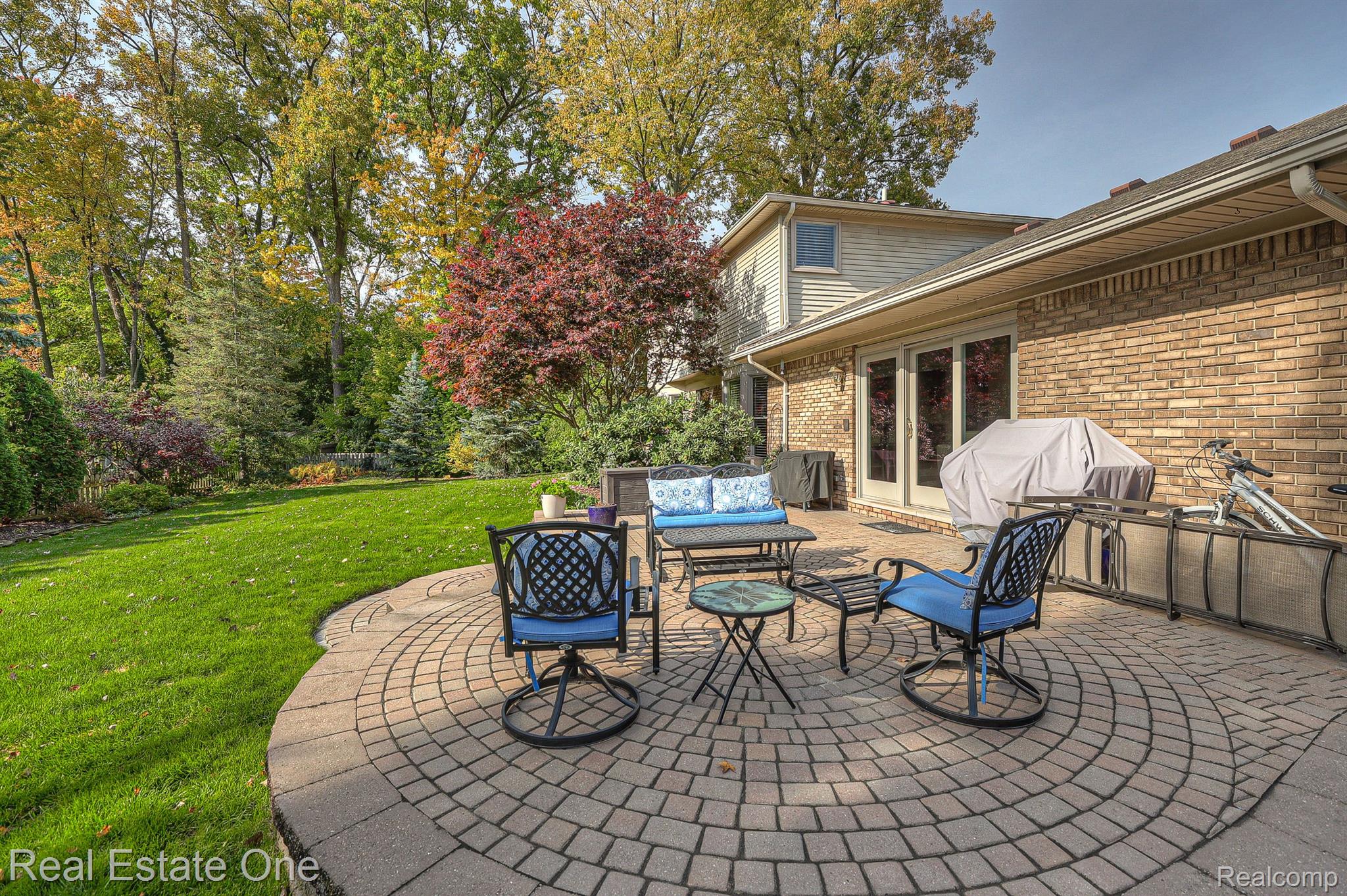11700 Raintree Court Utica, MI 48315 - Photo 27 of 35 Hardscaped brick paver patio