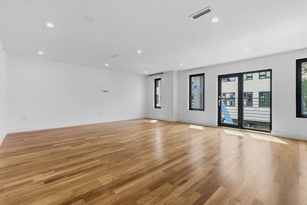6 Devine Way, Unit 2 Boston, MA 02127 - Photo 8 of 25 Gallery Image 8