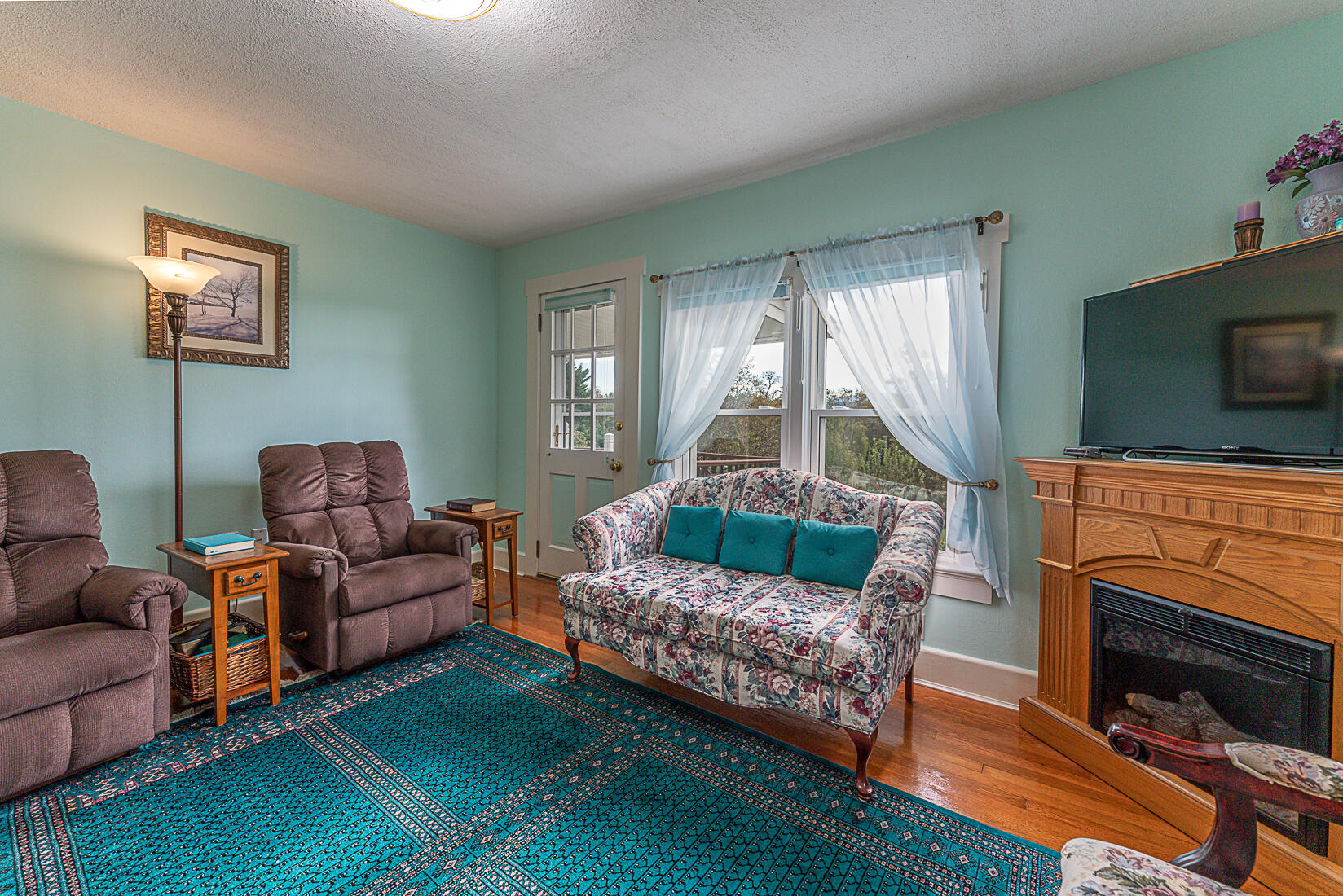 2487 Frontage Road Buchanan, VA 24066 - Photo 5 of 60 5 Living Room