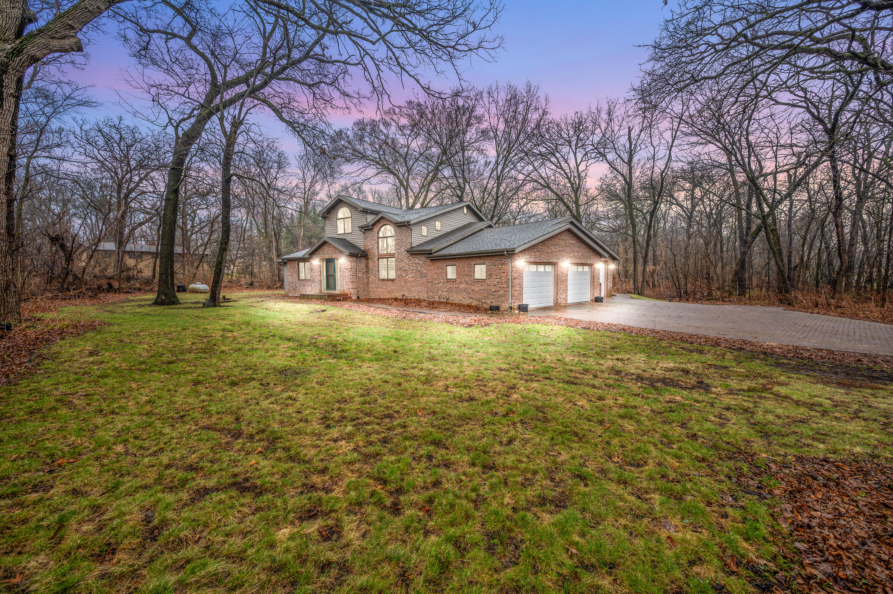 3127 Vinburn Road Bristol, WI 53590 - Photo 1 of 48 3127 Vinburn Rd, Sun Prairie-4