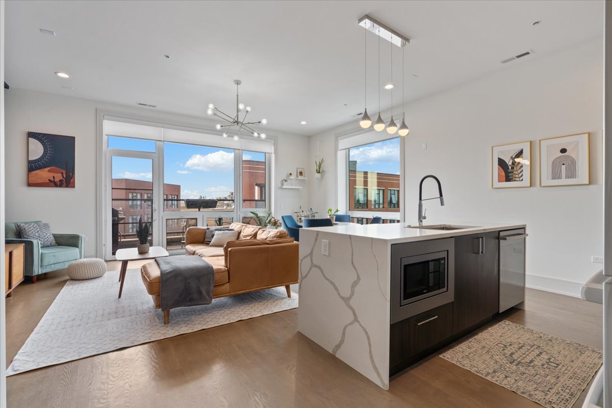 3101 North Ridgeway Avenue, Unit 4D Chicago, IL 60618 - Photo 11 of 27