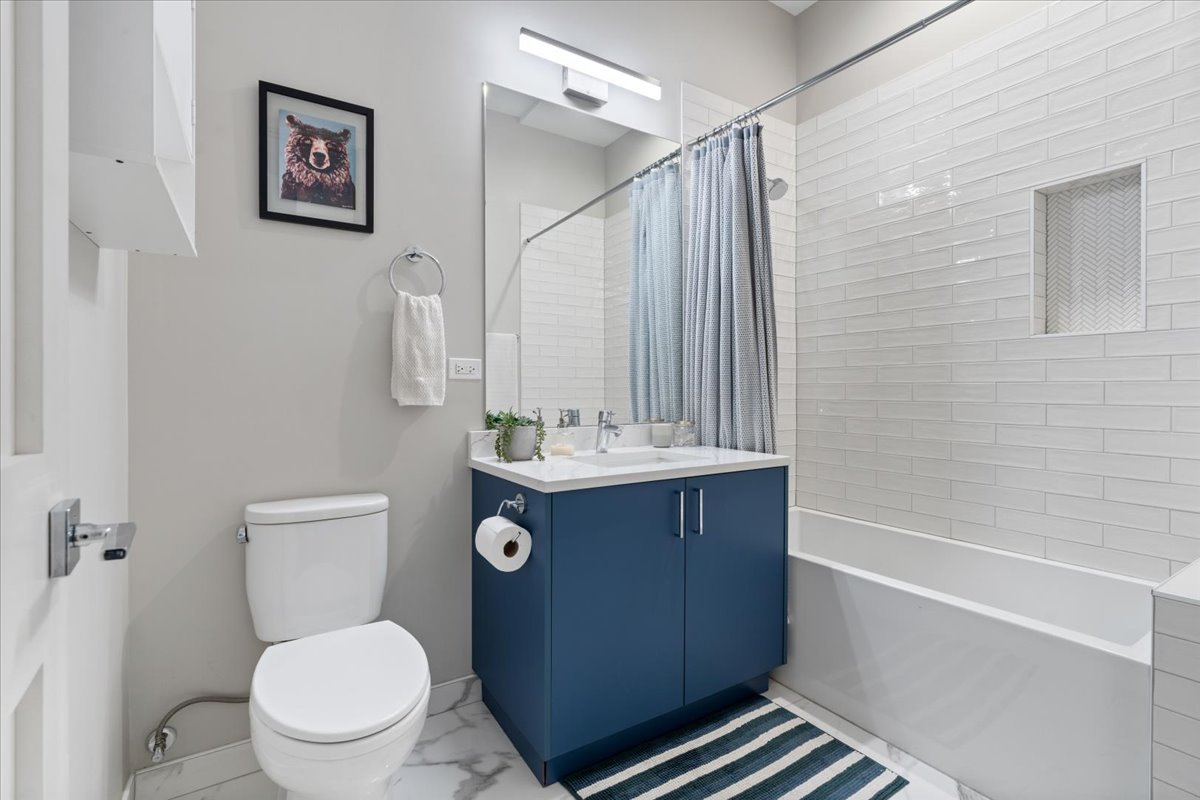 3101 North Ridgeway Avenue, Unit 4D Chicago, IL 60618 - Photo 20 of 27