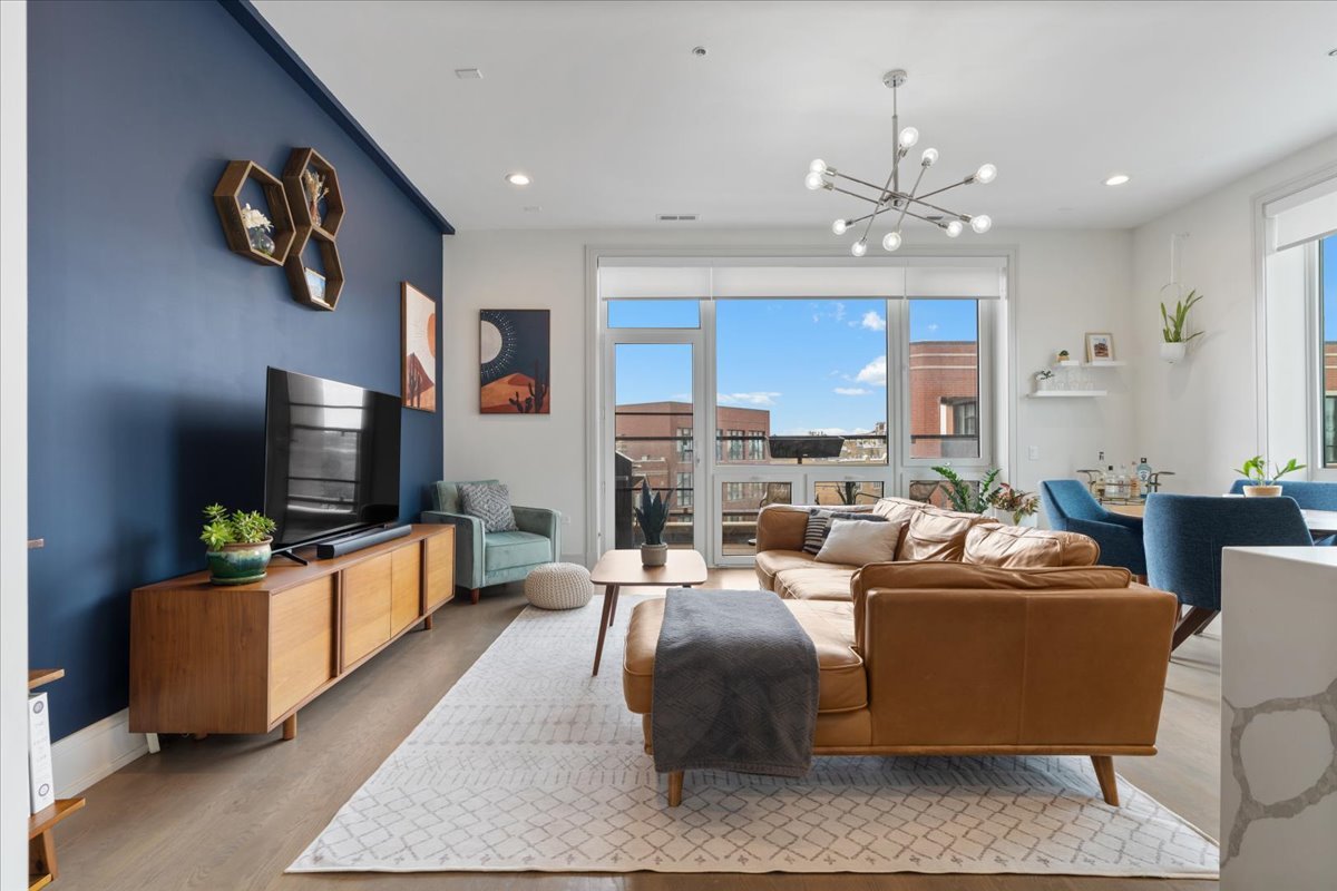 3101 North Ridgeway Avenue, Unit 4D Chicago, IL 60618 - Photo 2 of 27