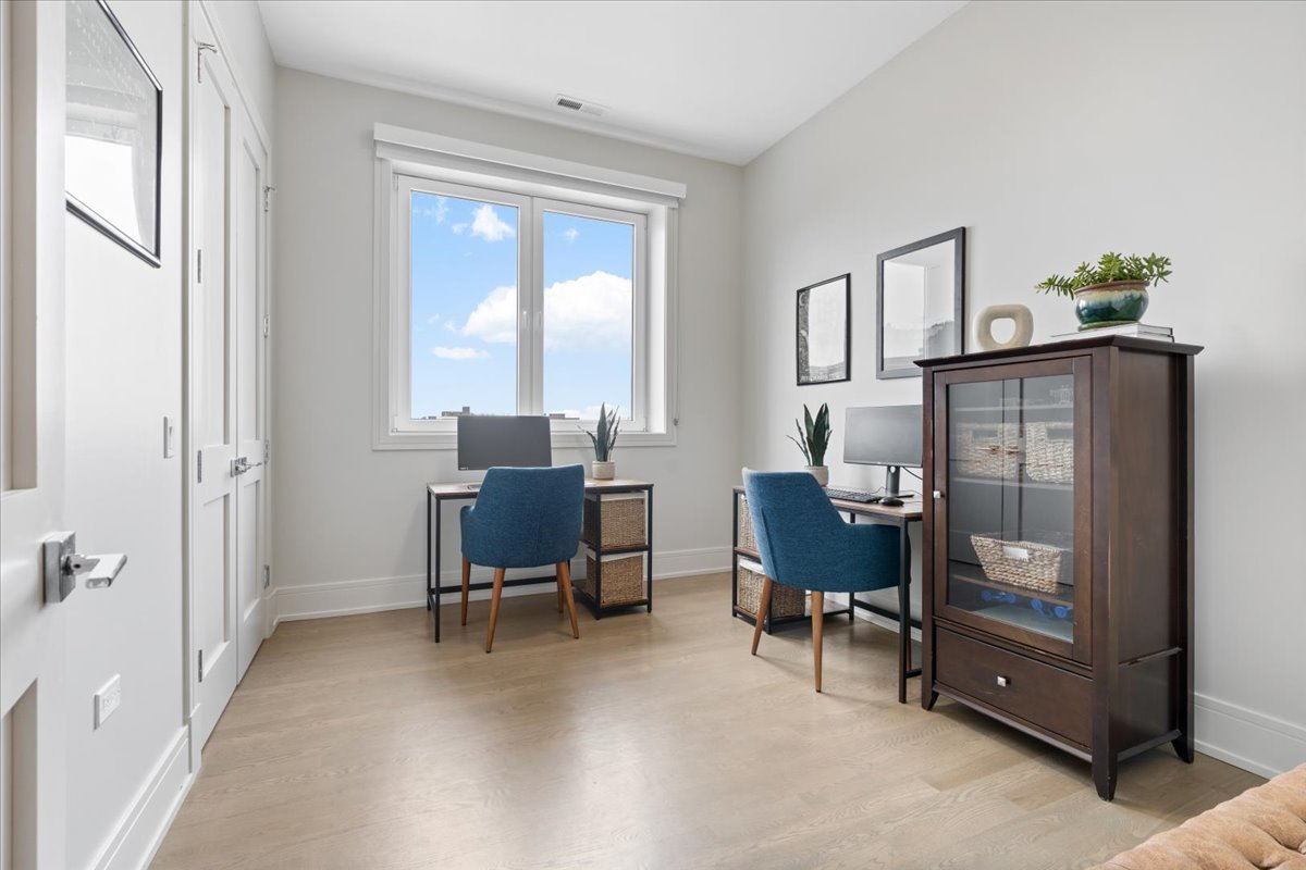 3101 North Ridgeway Avenue, Unit 4D Chicago, IL 60618 - Photo 21 of 27