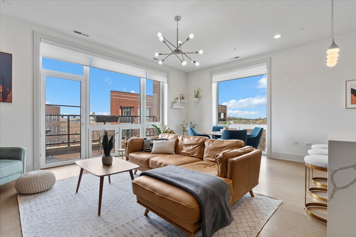 3101 North Ridgeway Avenue, Unit 4D Chicago, IL 60618 - Photo 4 of 27