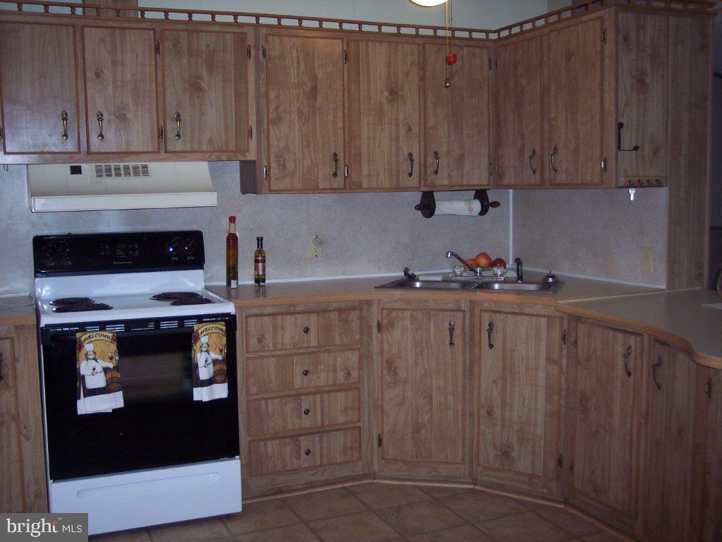 138 Sun Valley Road Elizabethtown, PA 17022 - Photo 5 of 12 Gallery Image 5