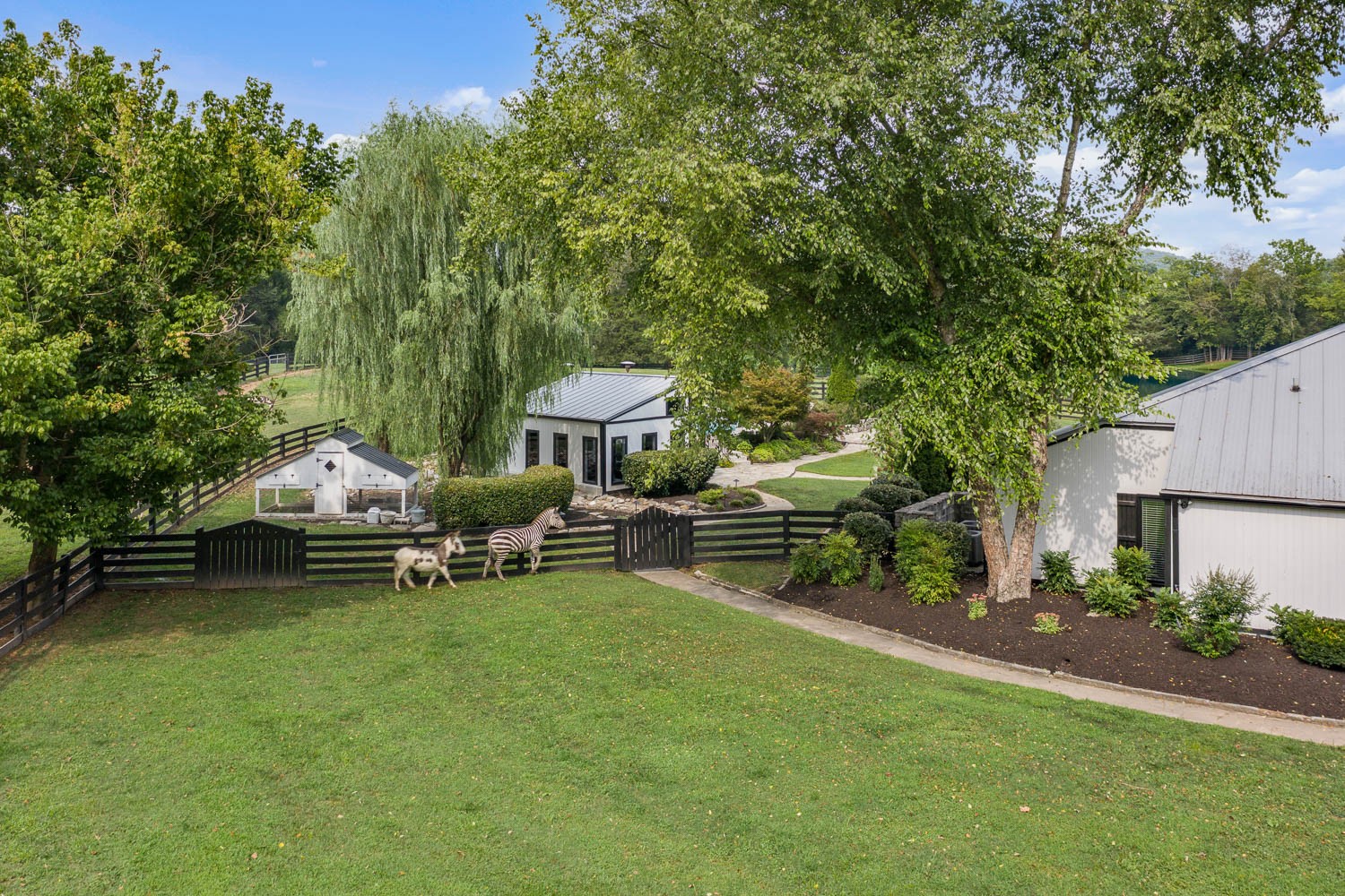 9447 Clovercroft Road Franklin, TN 37067 - Photo 9 of 50 Gallery Image 9