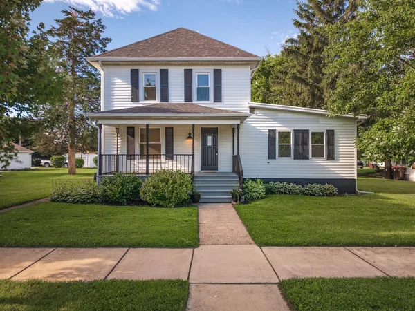 $269,900 | 316 West Santa Fe Avenue, Toluca, IL 61369