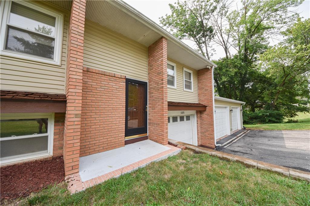 1070 Terrace Lake Road Columbus, IN 47201 - Photo 3 of 30 Gallery Image 3