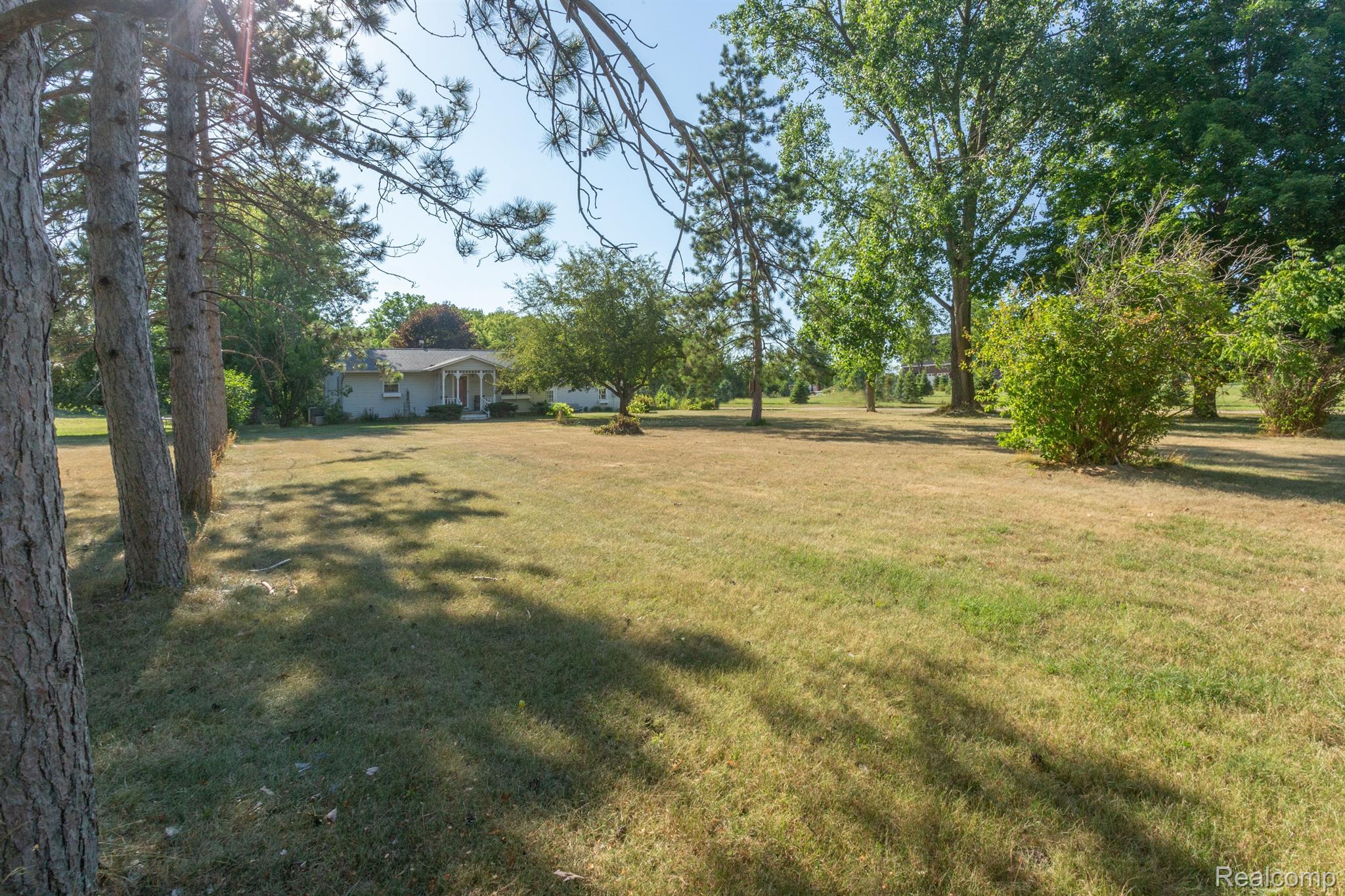 15146 Hogan Road Linden, MI 48451 - Photo 26 of 46