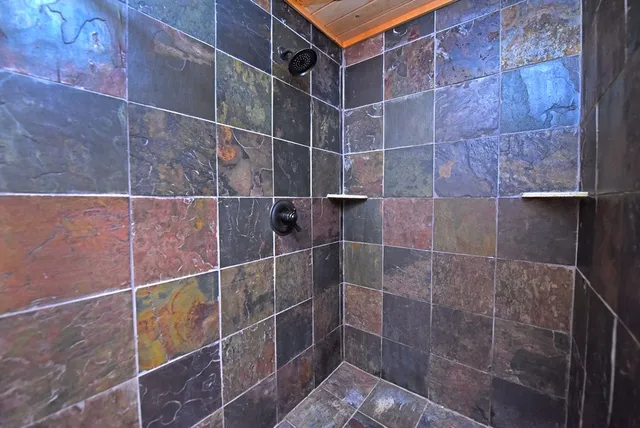 $665,000 | 373 Scrougetown Road, Ellijay, GA 30536