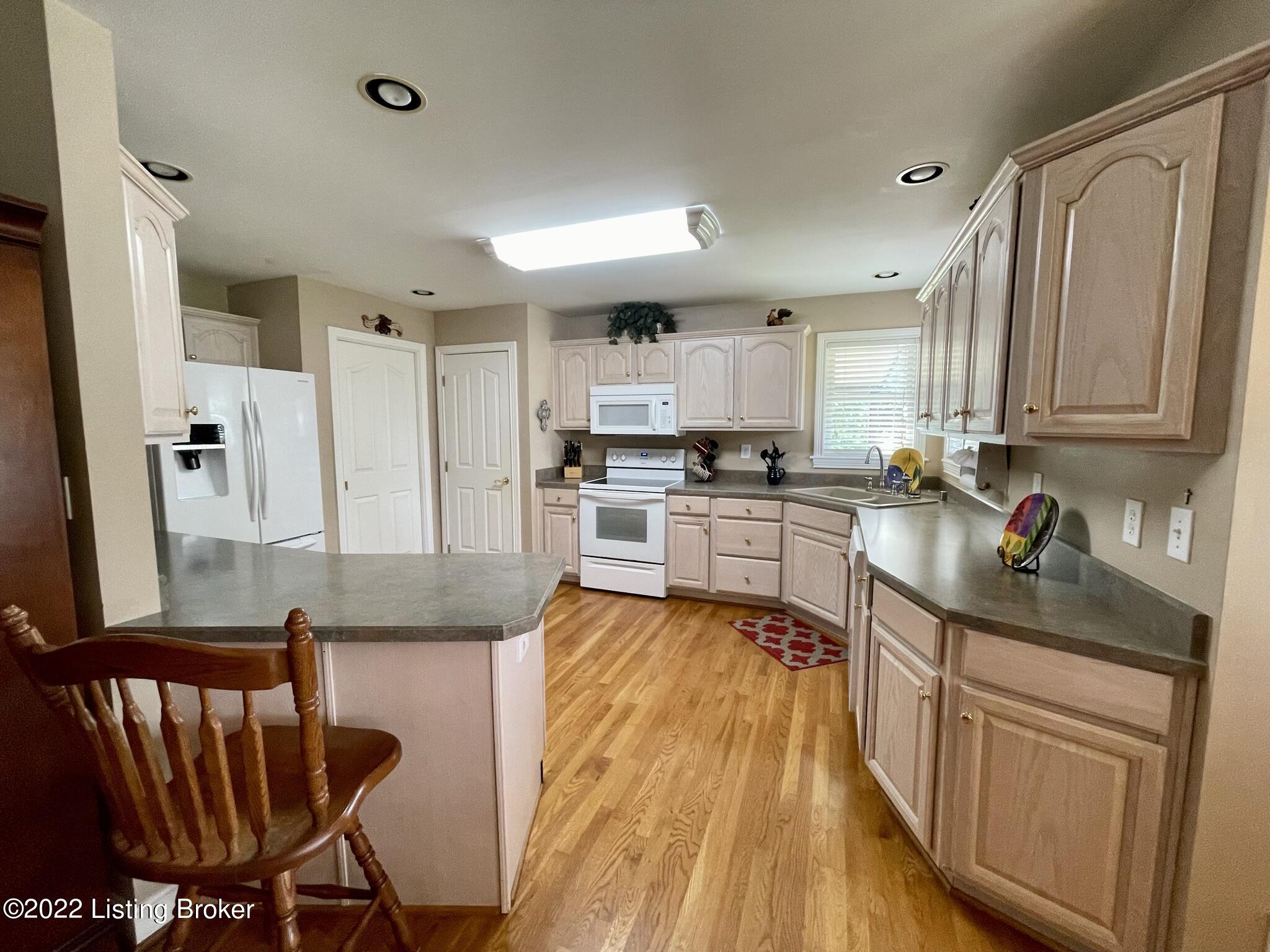 9504 Independence School Road Louisville, KY 40291 - Photo 13 of 31 FullSizeRender-3