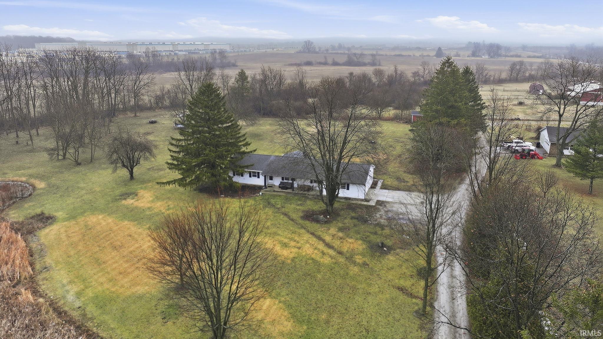 10209 Coverdale Road Fort Wayne, IN 46809 - Photo 3 of 36