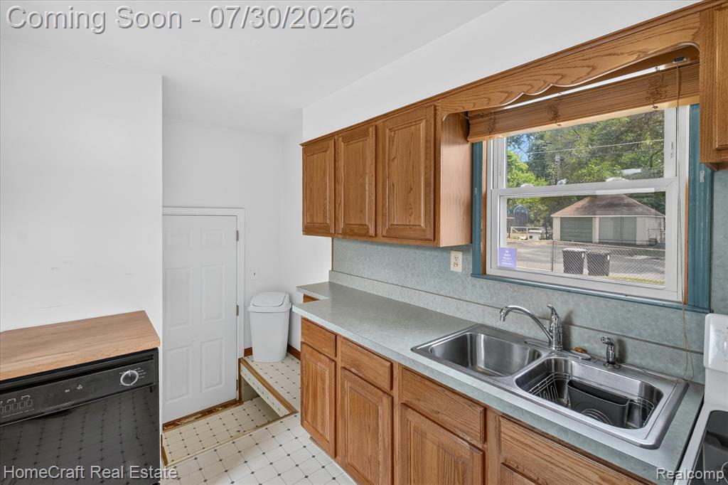 28504 West Seven Mile Road Livonia, MI 48152 - Photo 17 of 51 Gallery Image 17