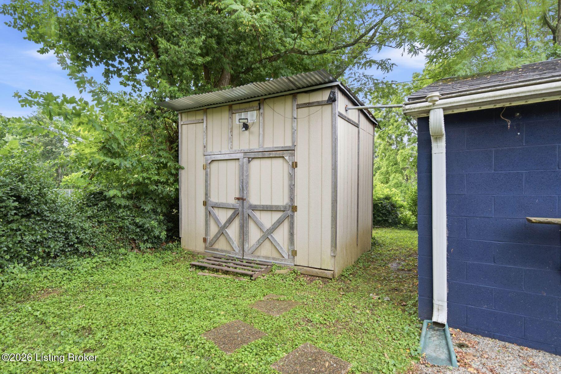 8809 Old Bates Road Louisville, KY 40228 - Photo 55 of 59 photo_online_065