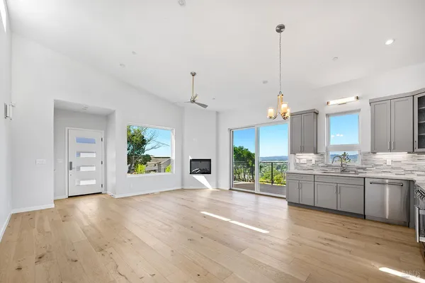 $995,000 | 1292 Wikiup Drive, Santa Rosa, CA 95403