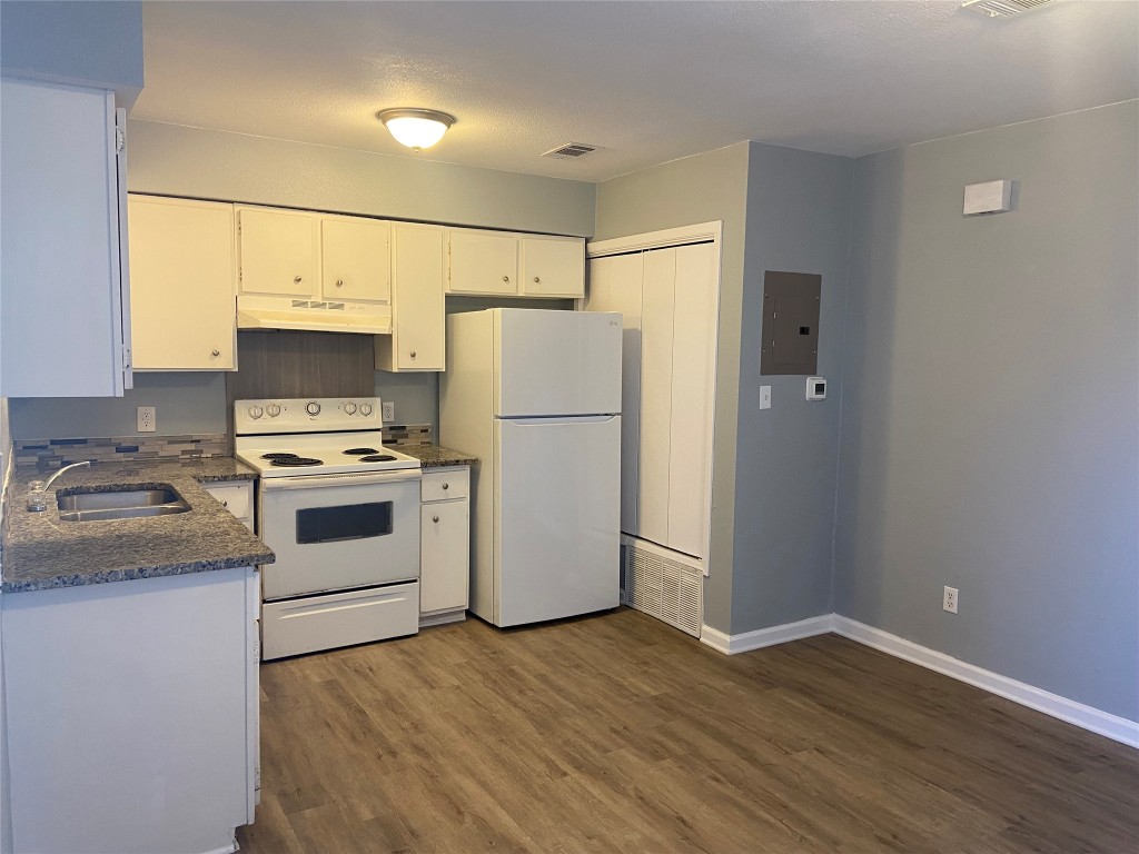 410 Old Thorndale Road, Unit C Taylor, TX 76574 - Photo 4 of 5 Kitchen