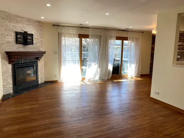 $320,000 | 50 Plymouth Court, Unit 202B, Naperville, IL 60565