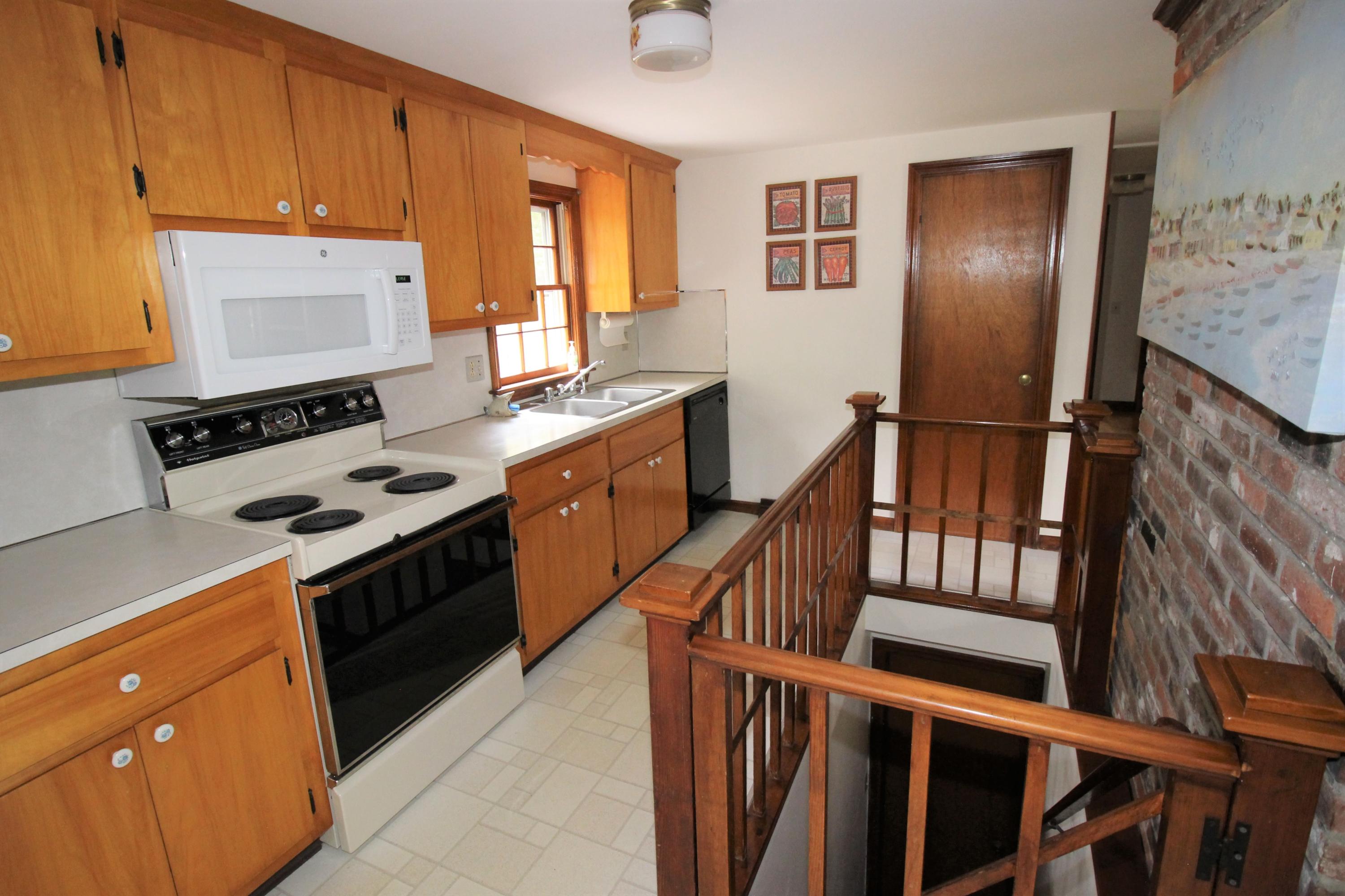 72 Wild Hunter Road Dennis, MA 02638 - Photo 7 of 26 Kitchen