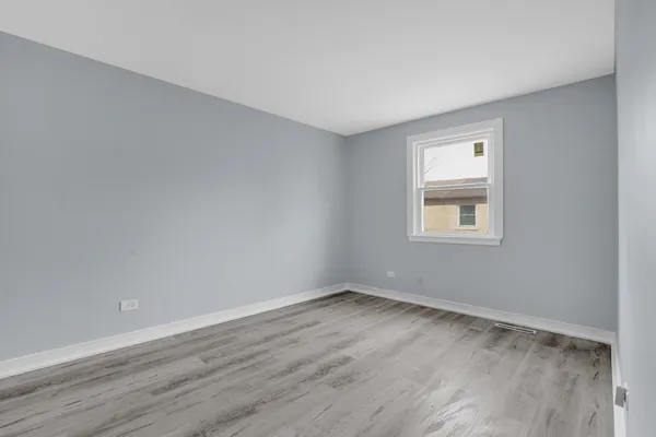 $285,000 | 842 Colonial Drive, Unit B, Wheeling, IL 60090