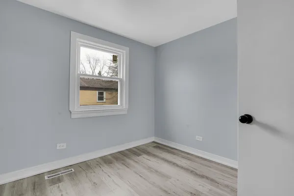 $285,000 | 842 Colonial Drive, Unit B, Wheeling, IL 60090