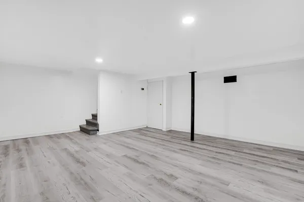 $285,000 | 842 Colonial Drive, Unit B, Wheeling, IL 60090