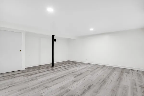 $285,000 | 842 Colonial Drive, Unit B, Wheeling, IL 60090