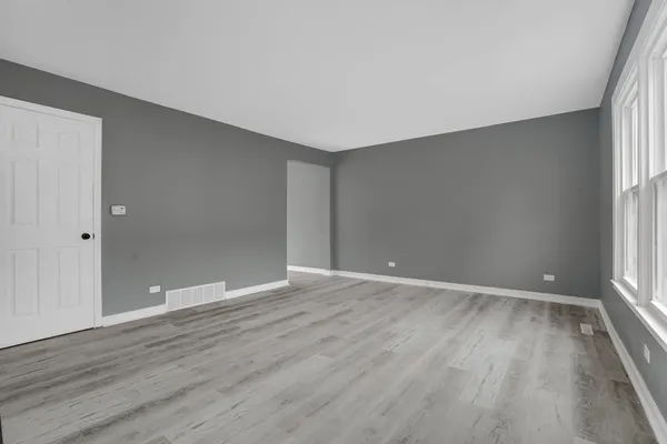 $285,000 | 842 Colonial Drive, Unit B, Wheeling, IL 60090