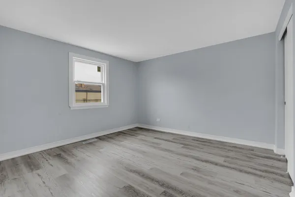 $285,000 | 842 Colonial Drive, Unit B, Wheeling, IL 60090