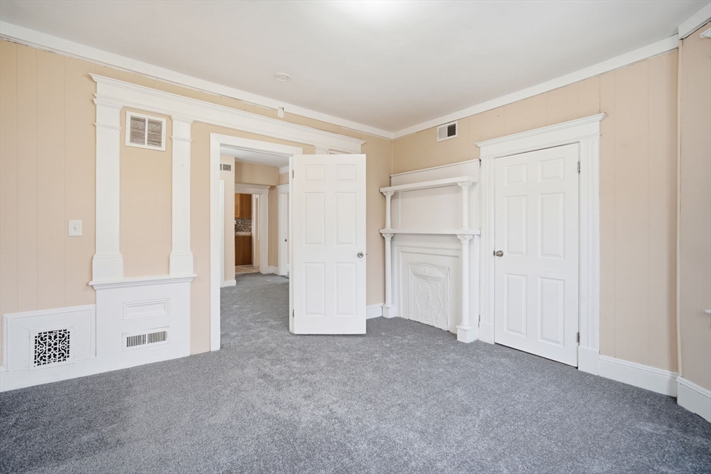 201 Main Street Springfield, MA 01151 - Photo 17 of 31