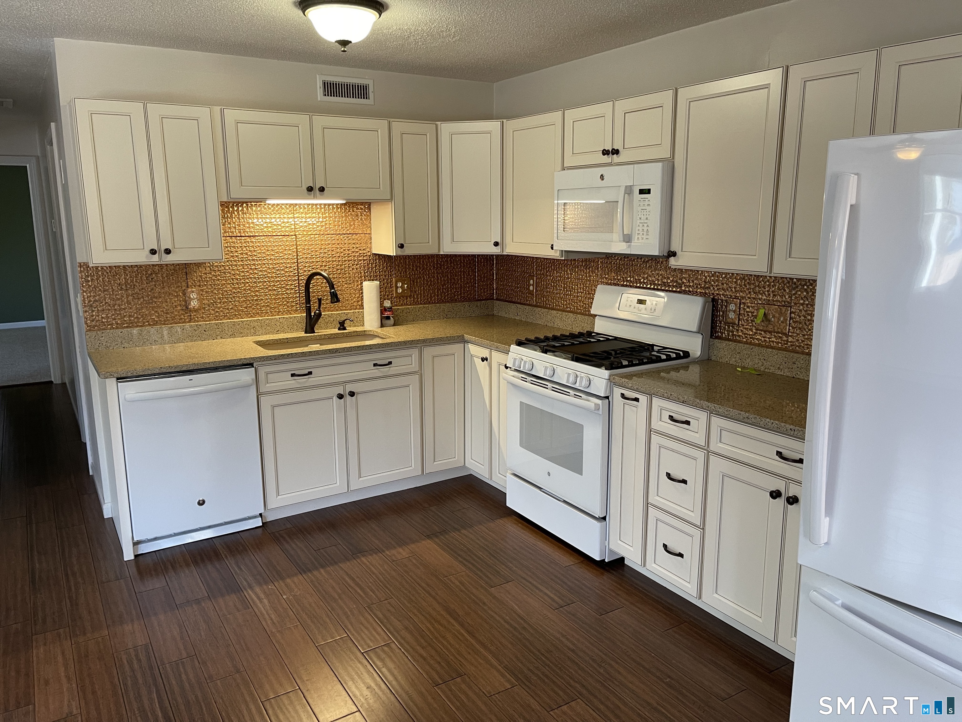 663 Beach Pond Road Voluntown, CT 06384 - Photo 5 of 28