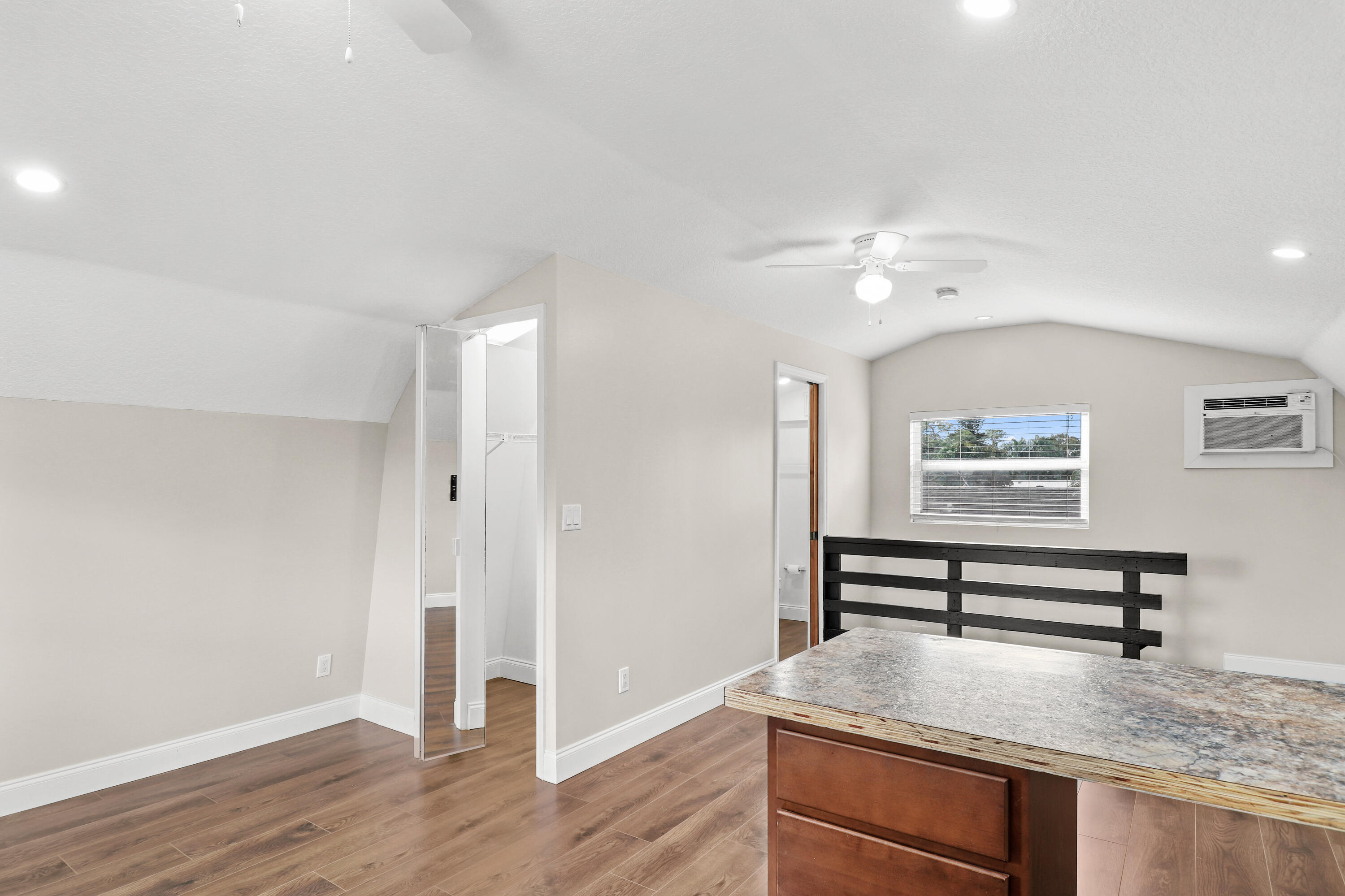 866 Southwest 29th Terrace, Unit UPSTAIRS Palm City, FL 34990 - Photo 16 of 19 10-IMG_6907