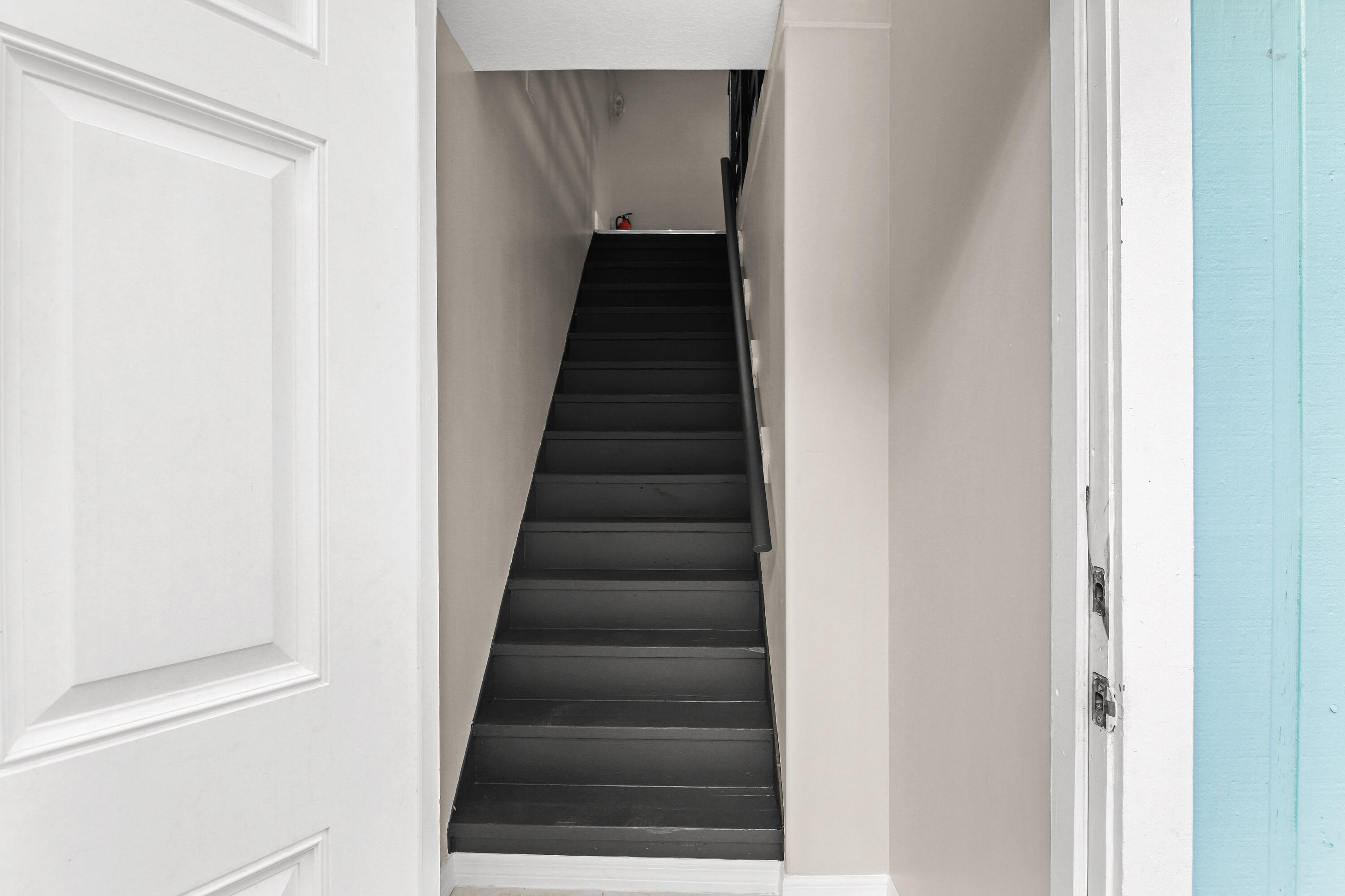 866 Southwest 29th Terrace, Unit UPSTAIRS Palm City, FL 34990 - Photo 18 of 19 12-IMG_6922