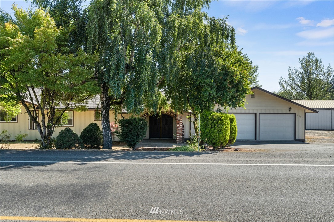 1812 Bishop Road Chehalis, WA 98532 - Photo 3 of 40