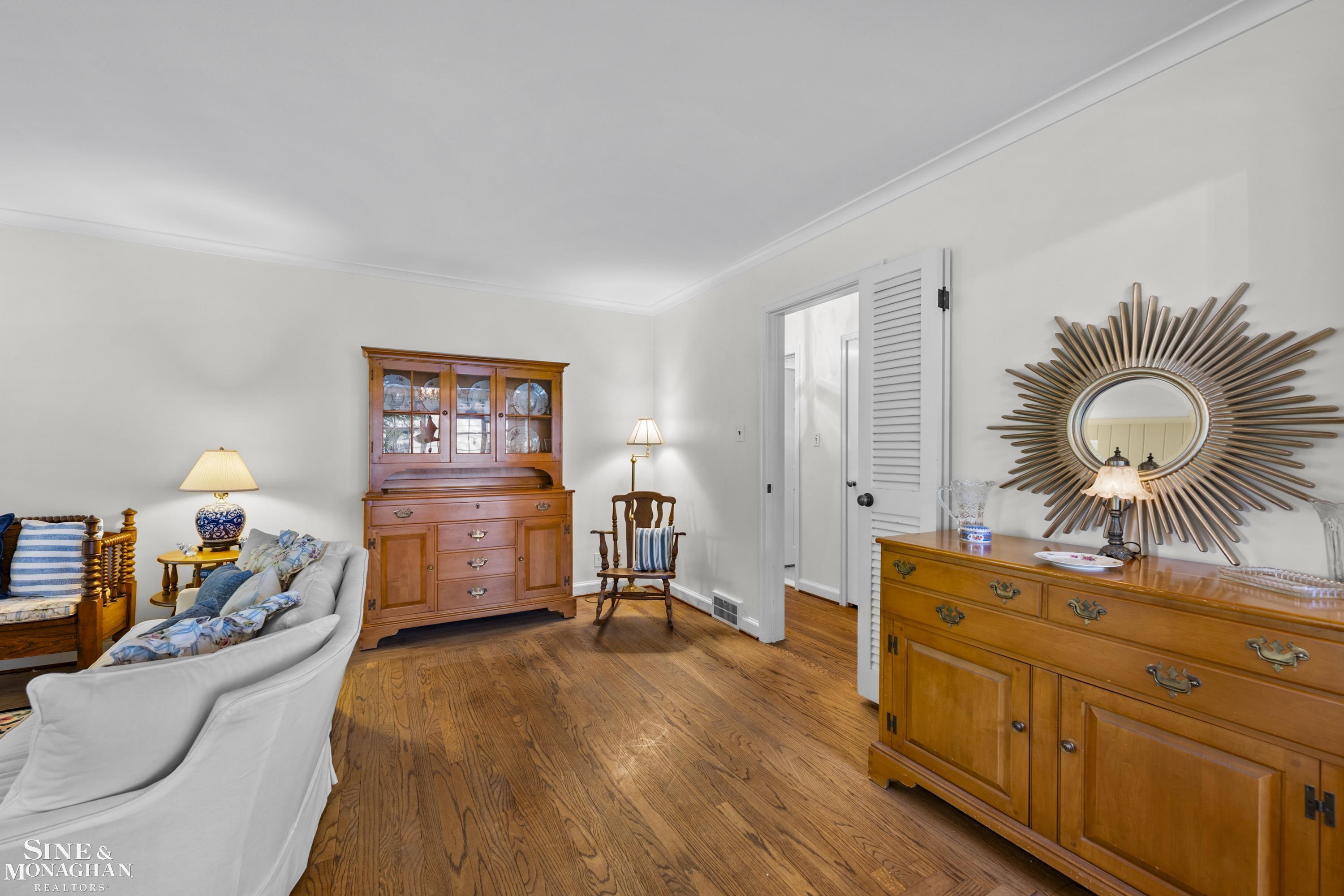 1022 Hampton Road Grosse Pointe Woods, MI 48236 - Photo 9 of 48