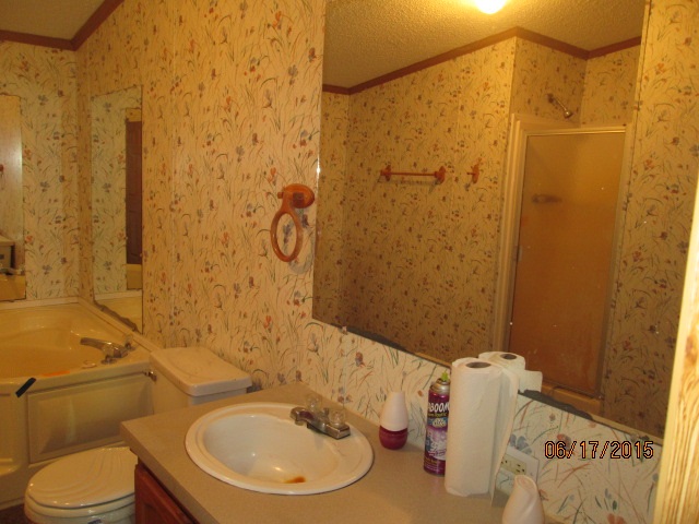 9104 Yoder Road Yoder, IN 46798 - Photo 5 of 15