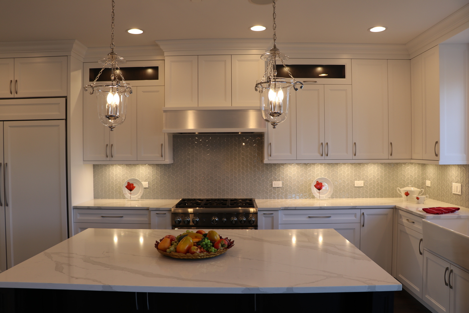 2247 Illinois Road Northbrook, IL 60062 - Photo 3 of 32 a kitchen with a sink and cabinets