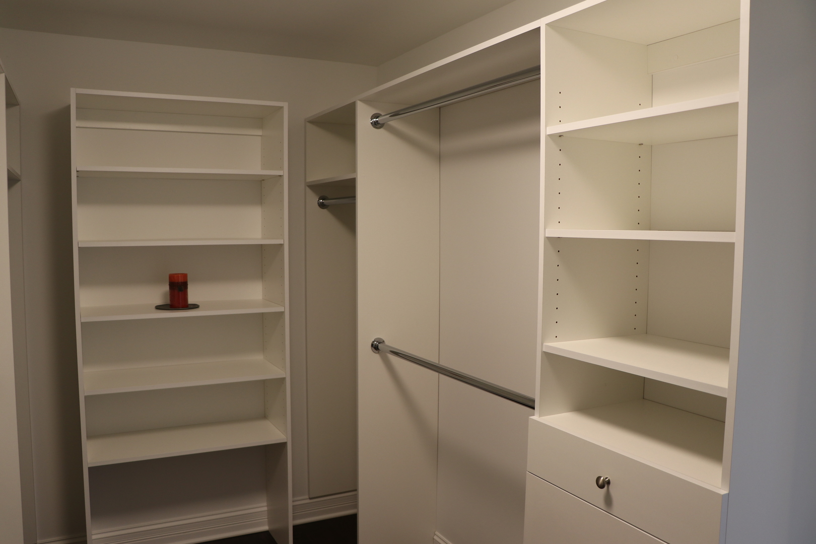 2247 Illinois Road Northbrook, IL 60062 - Photo 24 of 32 a view of an empty walk in closet