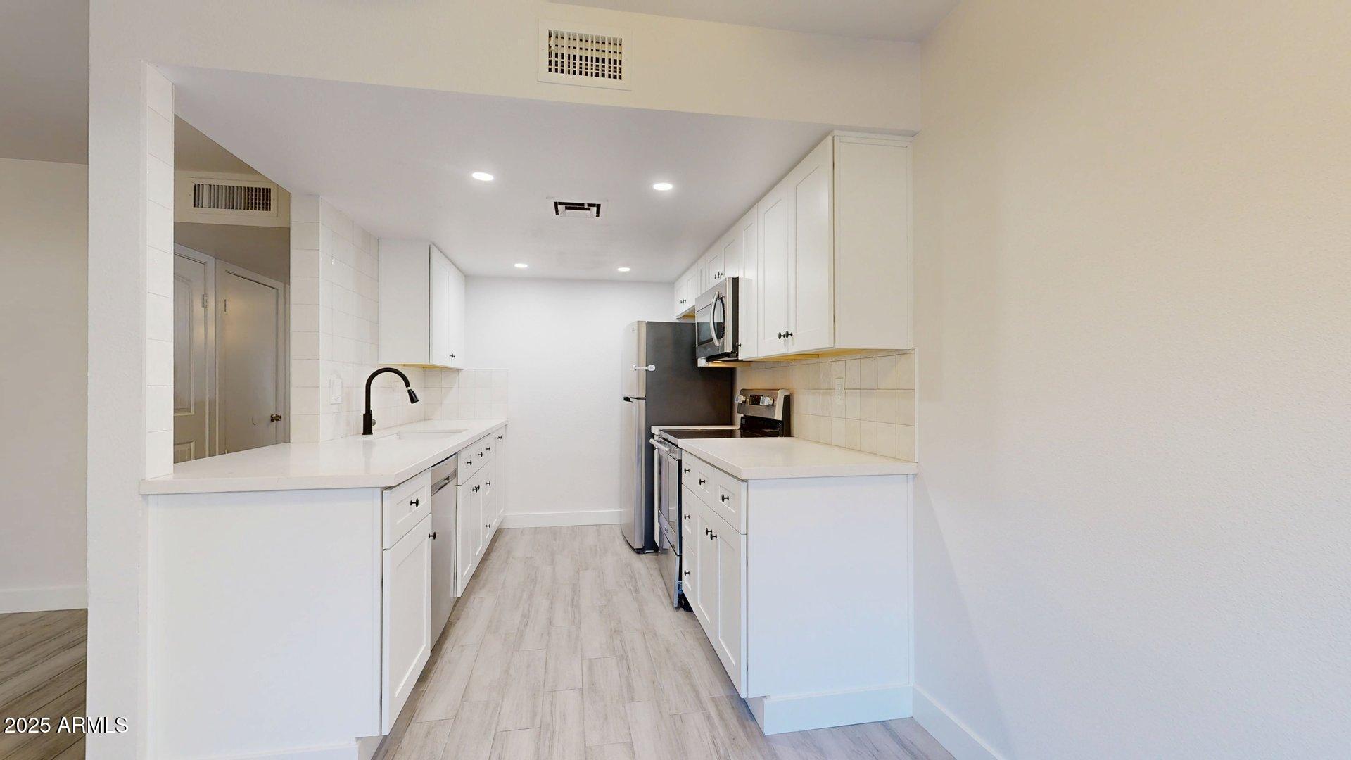 1118 North Granite Reef Road Scottsdale, AZ 85257 - Photo 5 of 12 Kitchen