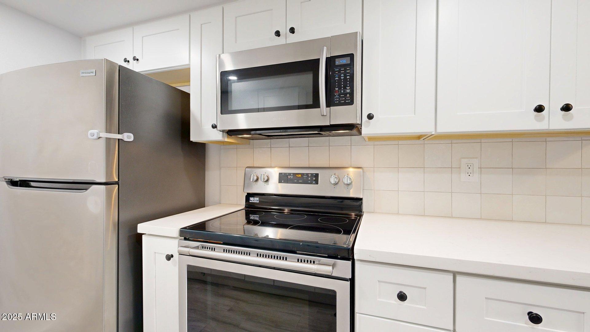 1118 North Granite Reef Road Scottsdale, AZ 85257 - Photo 7 of 12 Kitchen