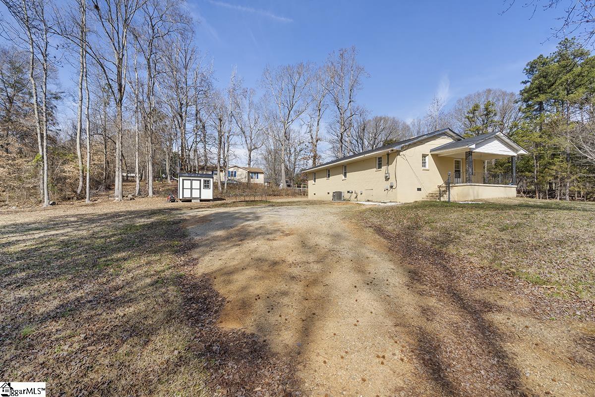 437 Sugar Creek Road Laurens, SC 29360 - Photo 13 of 17