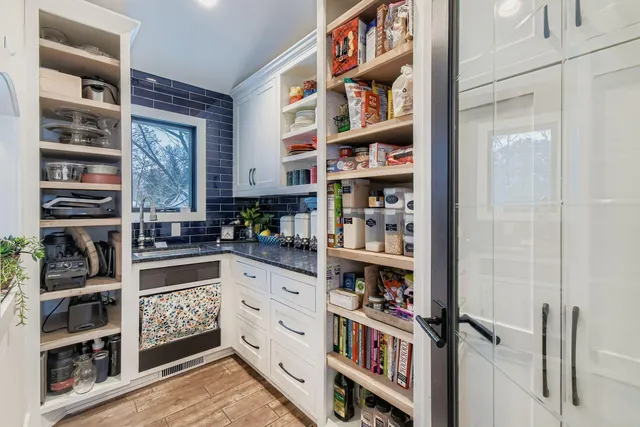 $649,900 | 888 Dakota Avenue, Orono, MN 55356