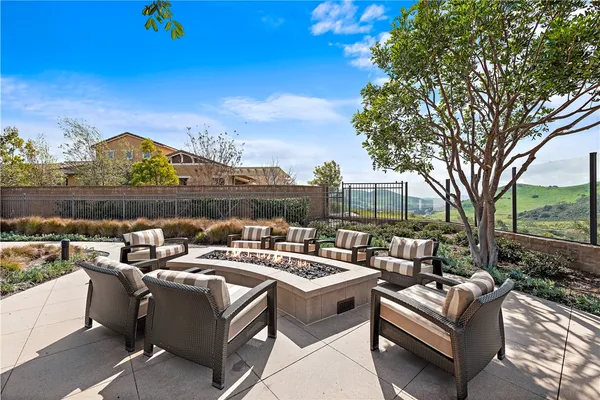 $1,195,000 | 752 Sunrise Road, Rancho Mission Viejo, CA 92694