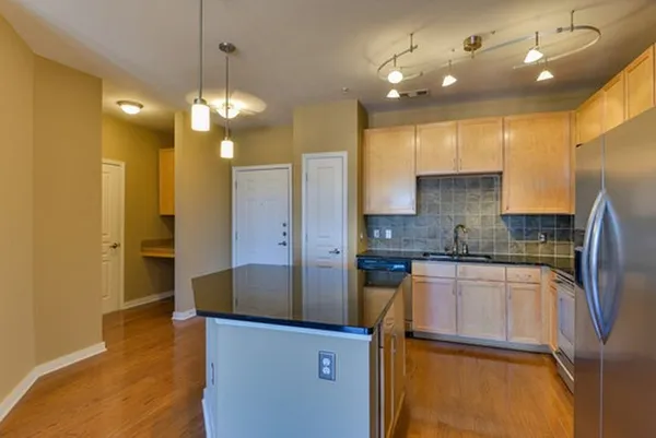 $2,600 | 3000 Vanderbilt Place, Unit 404, Nashville, TN 37212