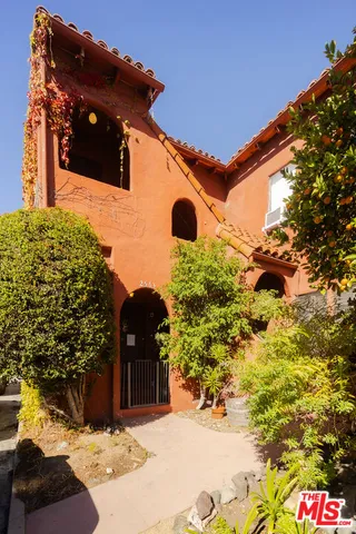 a view of a pathway of a building