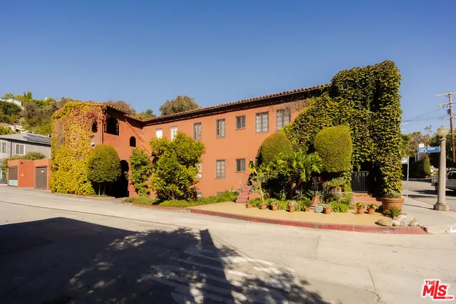 $2,195,000 | 2563 North Beachwood Drive, Los Angeles, CA 90068