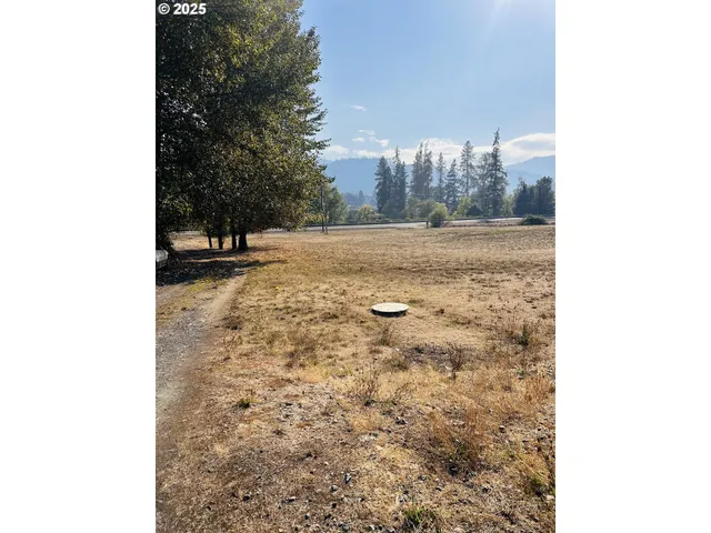 a view of a outdoor space